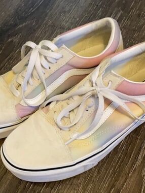 Womens Vans Aura Pastel Rainbow Lace-Up Women's Sneakers 8.5